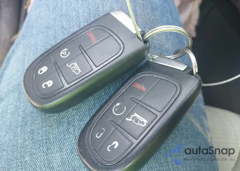 2015 Jeep Cherokee Latitude z USA, uszkodzony, nr VIN 1C4PJLCB8FW720940